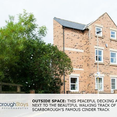 Candler Lodge - 3 Bedroom Townhouse With Parking - Patio Area & Seating 스카버러 외부 사진
