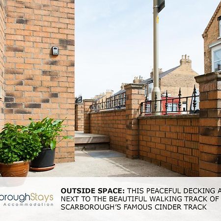 Candler Lodge - 3 Bedroom Townhouse With Parking - Patio Area & Seating 스카버러 외부 사진