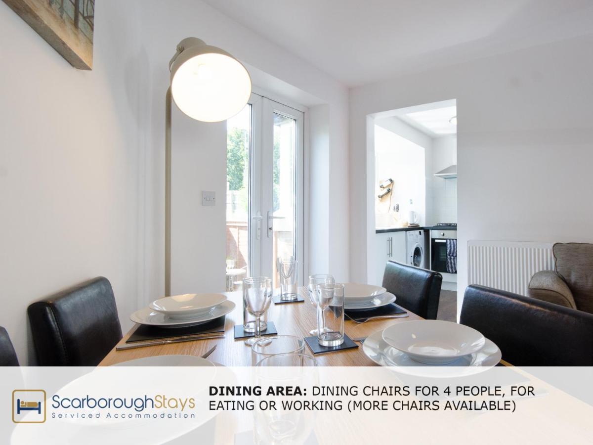 Candler Lodge - 3 Bedroom Townhouse With Parking - Patio Area & Seating 스카버러 외부 사진