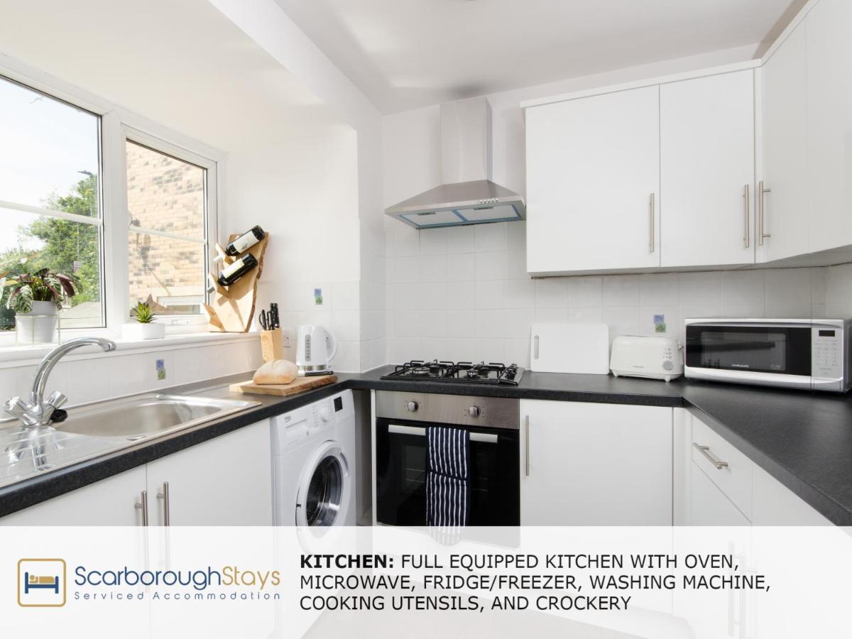 Candler Lodge - 3 Bedroom Townhouse With Parking - Patio Area & Seating 스카버러 외부 사진