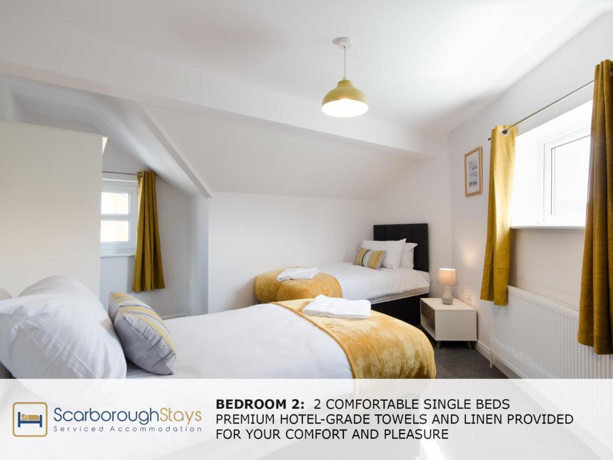 Candler Lodge - 3 Bedroom Townhouse With Parking - Patio Area & Seating 스카버러 외부 사진