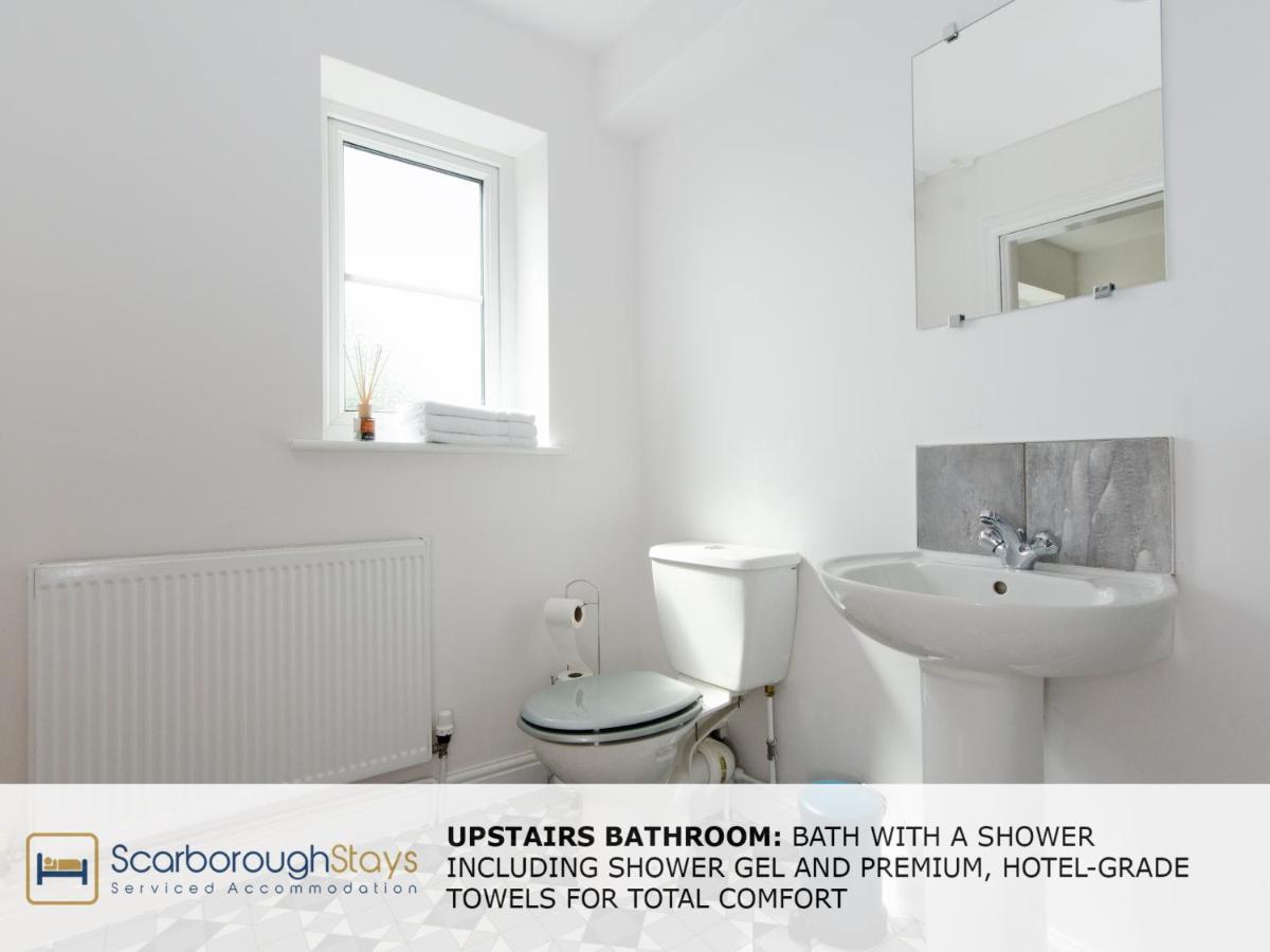 Candler Lodge - 3 Bedroom Townhouse With Parking - Patio Area & Seating 스카버러 외부 사진