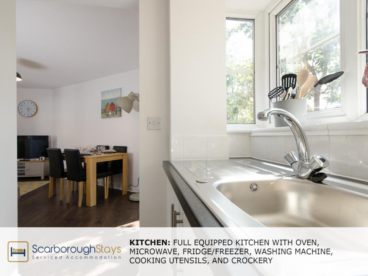 Candler Lodge - 3 Bedroom Townhouse With Parking - Patio Area & Seating 스카버러 외부 사진