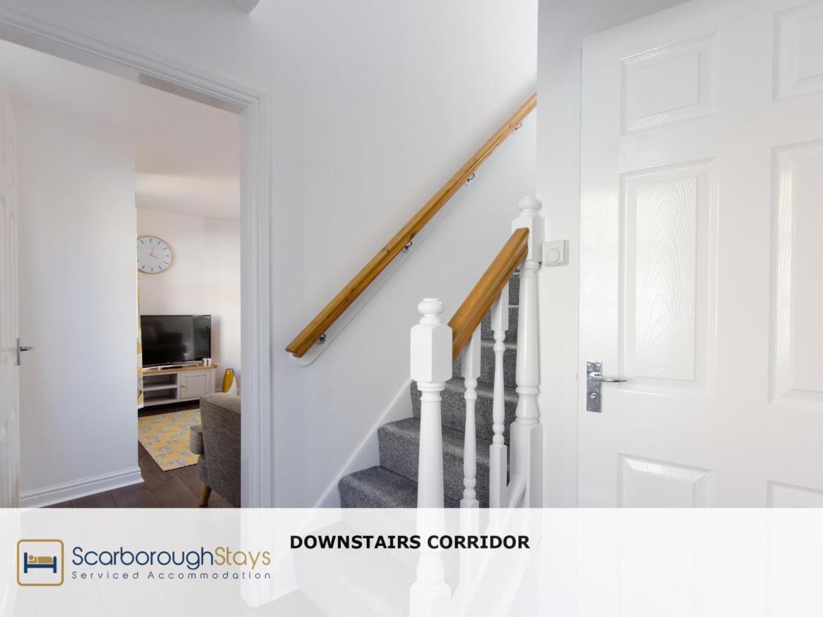 Candler Lodge - 3 Bedroom Townhouse With Parking - Patio Area & Seating 스카버러 외부 사진