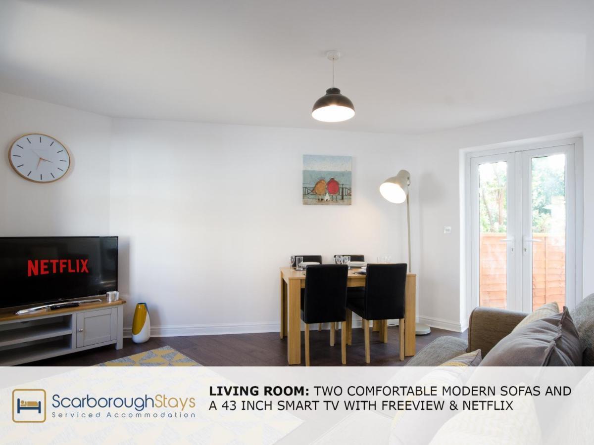 Candler Lodge - 3 Bedroom Townhouse With Parking - Patio Area & Seating 스카버러 외부 사진