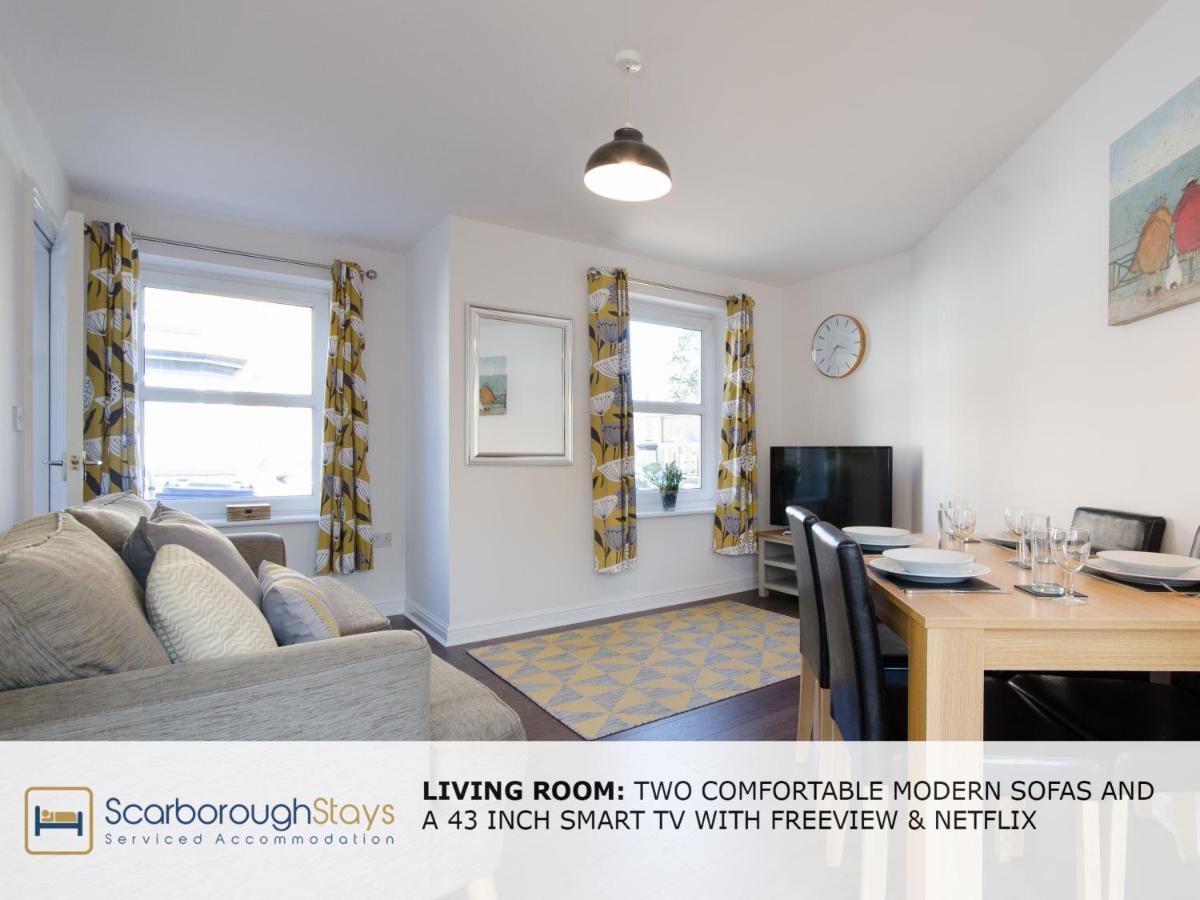 Candler Lodge - 3 Bedroom Townhouse With Parking - Patio Area & Seating 스카버러 외부 사진