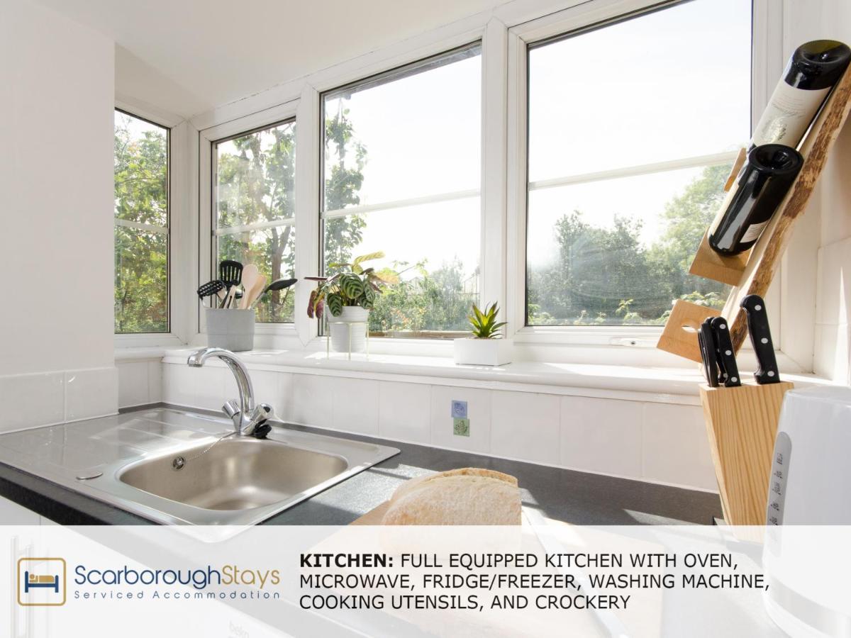 Candler Lodge - 3 Bedroom Townhouse With Parking - Patio Area & Seating 스카버러 외부 사진