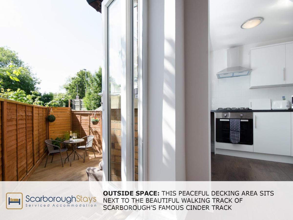 Candler Lodge - 3 Bedroom Townhouse With Parking - Patio Area & Seating 스카버러 외부 사진