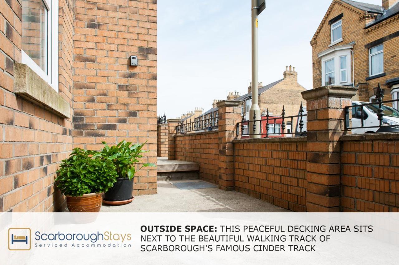 Candler Lodge - 3 Bedroom Townhouse With Parking - Patio Area & Seating 스카버러 외부 사진